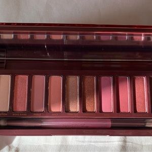 Urban decay Cherry pallet